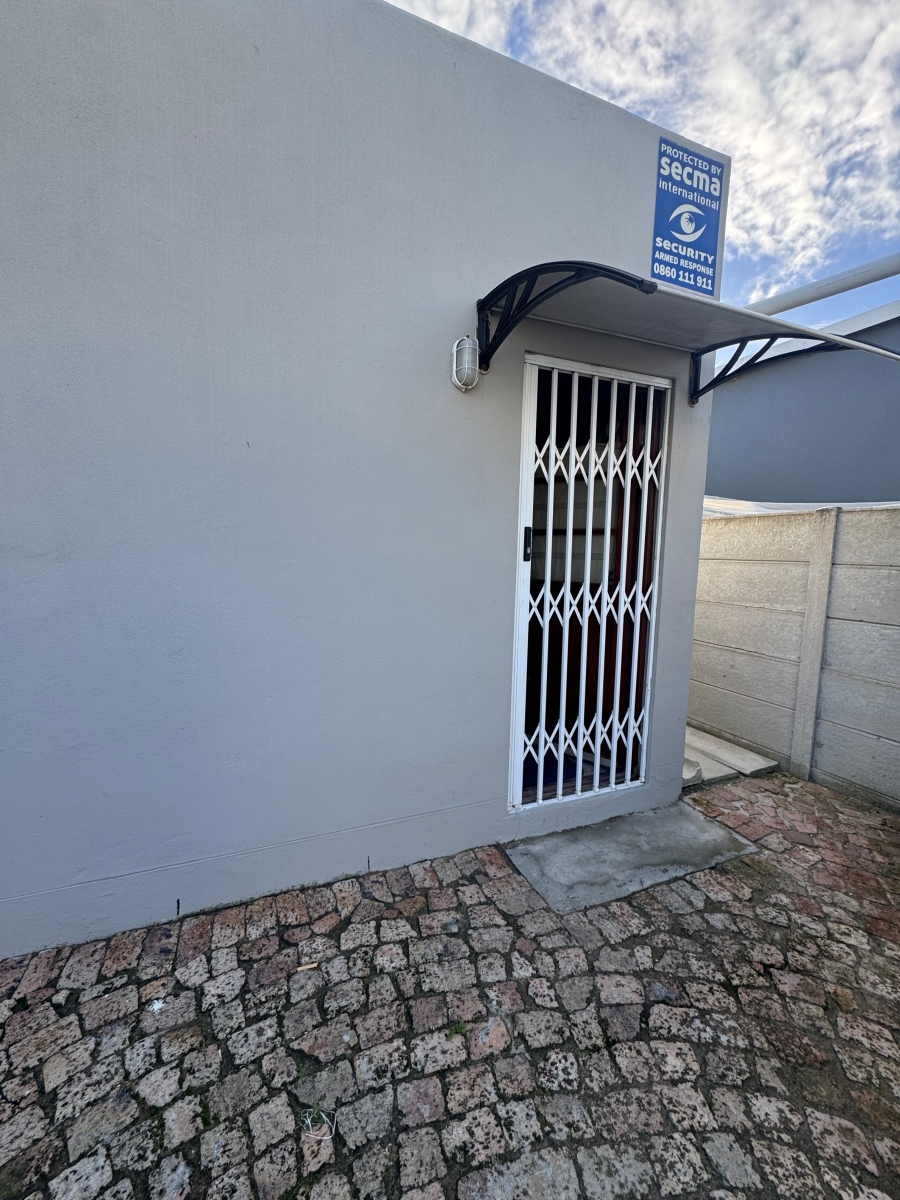 2 Bedroom Property for Sale in Gansbaai Central Western Cape